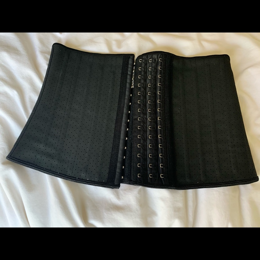 Waist trainer